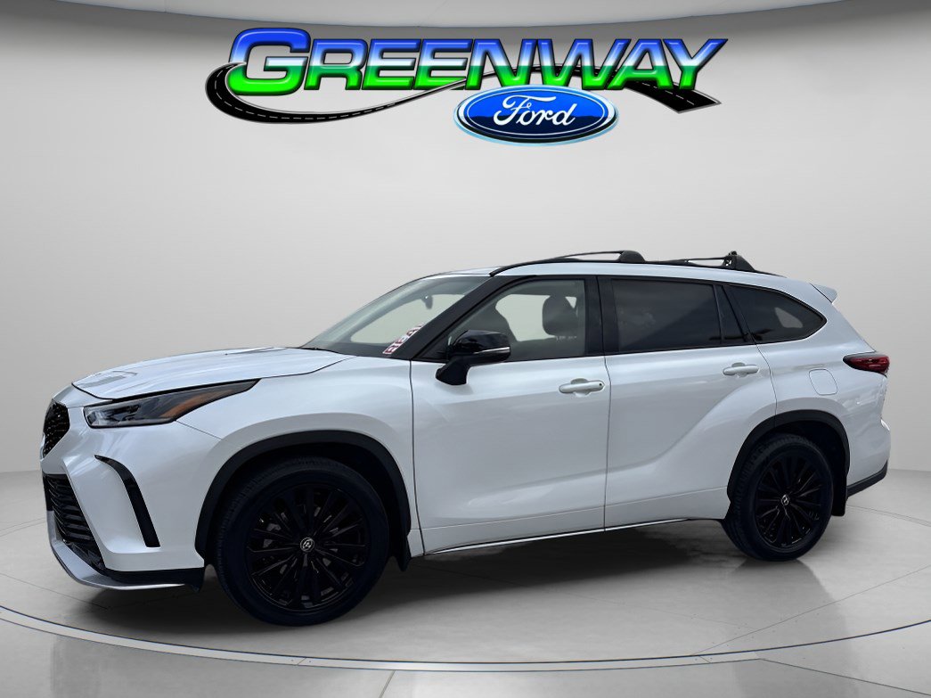 2023 Toyota Highlander XSE's photo