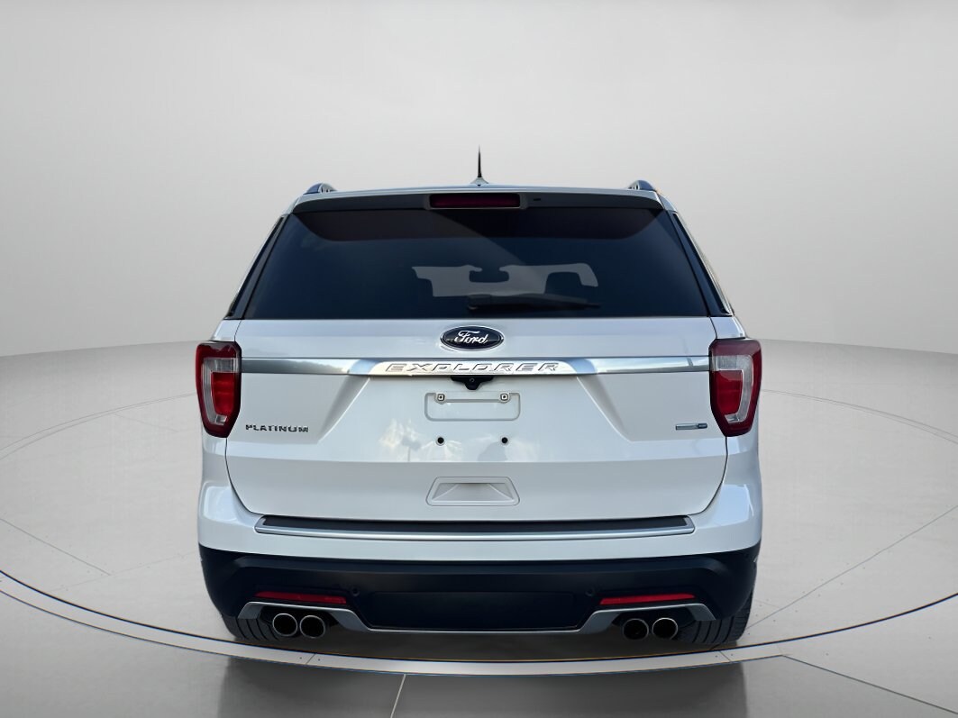 2019 Ford Explorer Platinum photo 4