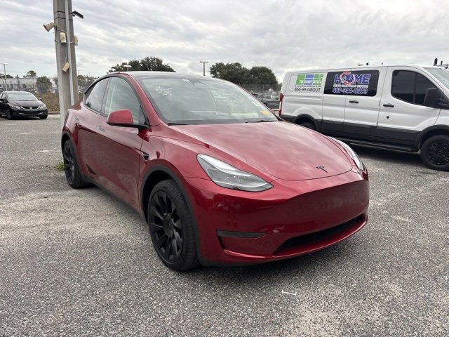 2024 Tesla Model Y Standard Range photo 2
