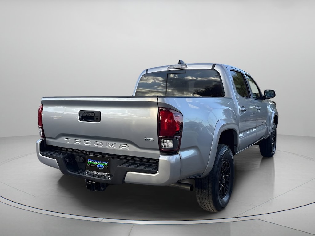 Used 2022 Toyota Tacoma 2WD SR5 Crew Cab Pickup