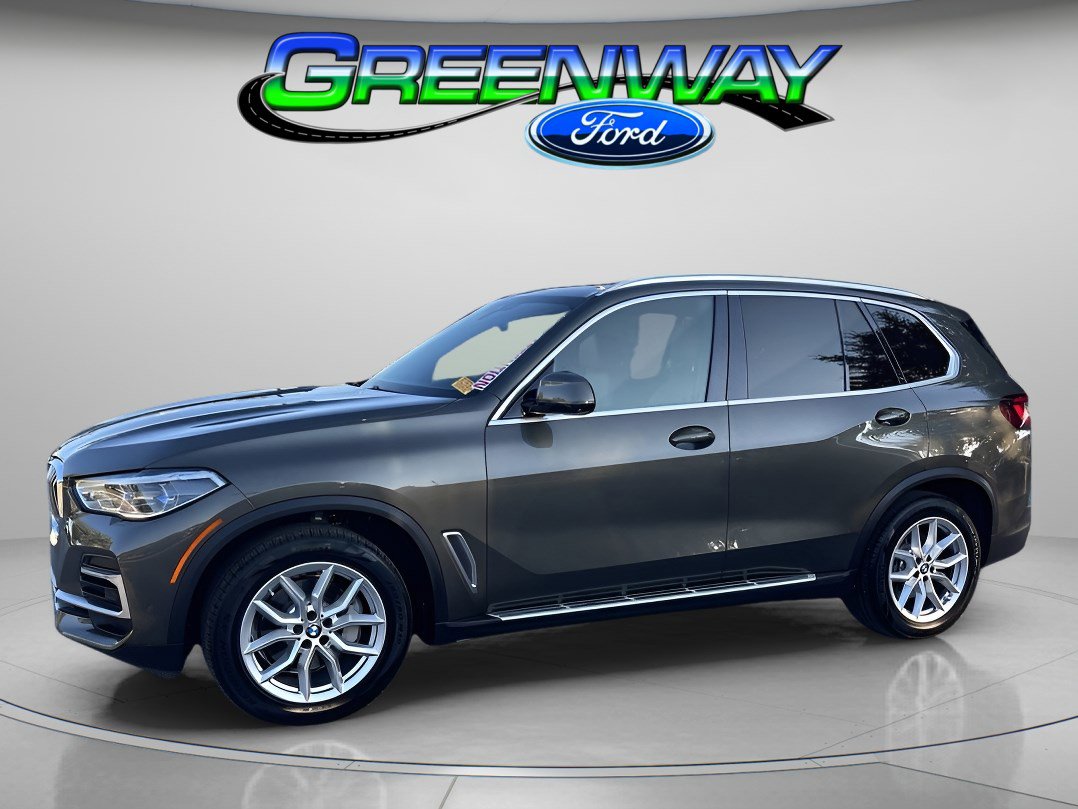 2022 BMW X5 40i's photo