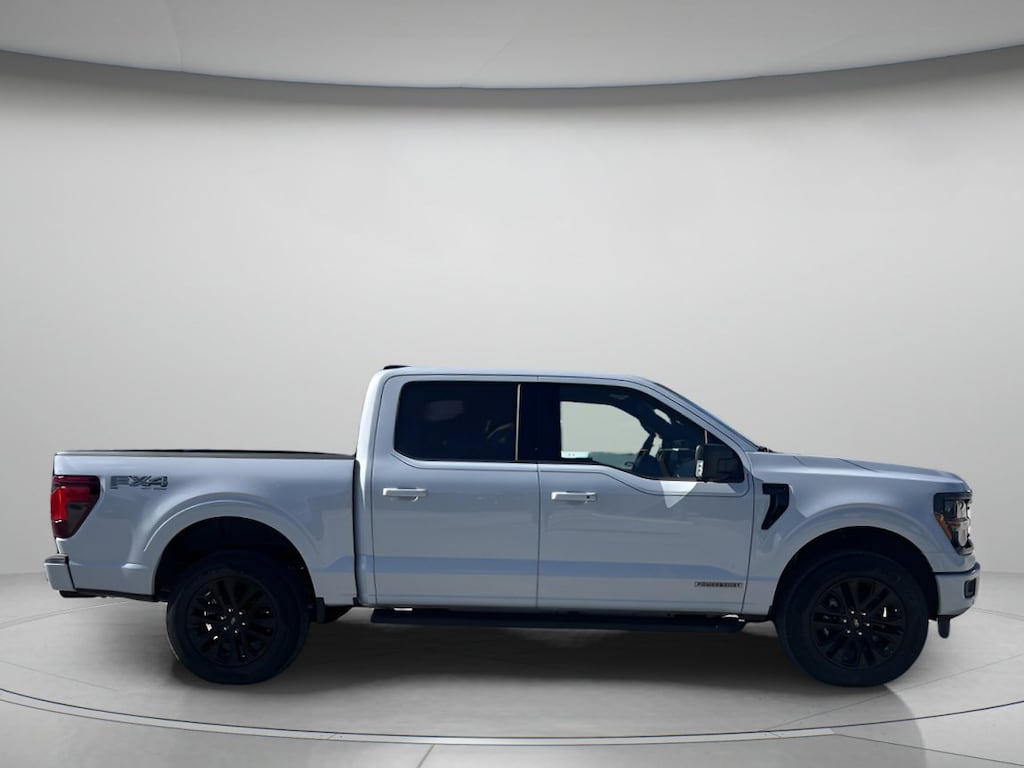New 2025 Ford F-150 XLT Crew Cab Pickup