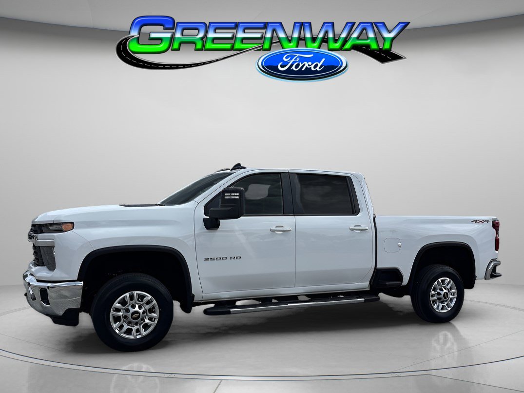 2024 Chevrolet Silverado HD LT 4WD Crew Cab Standard Box's photo