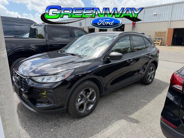 2025 Ford Escape ST-Line AWD's photo