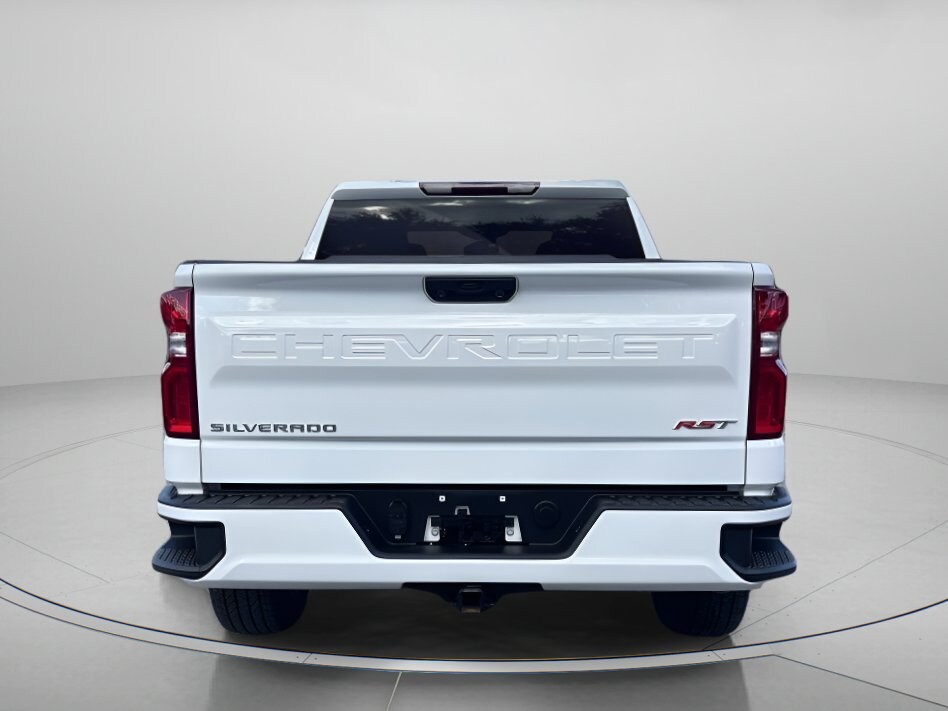 2024 Chevrolet Silverado 1500 RST photo 4