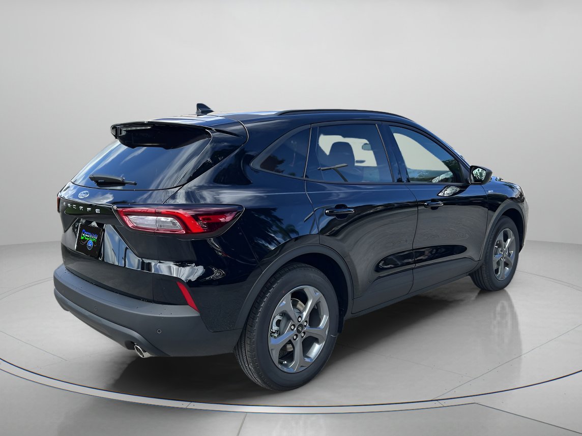 2026 Ford Escape ST-Line photo 3