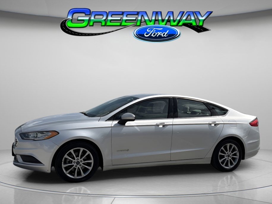 2017 Ford Fusion S's photo