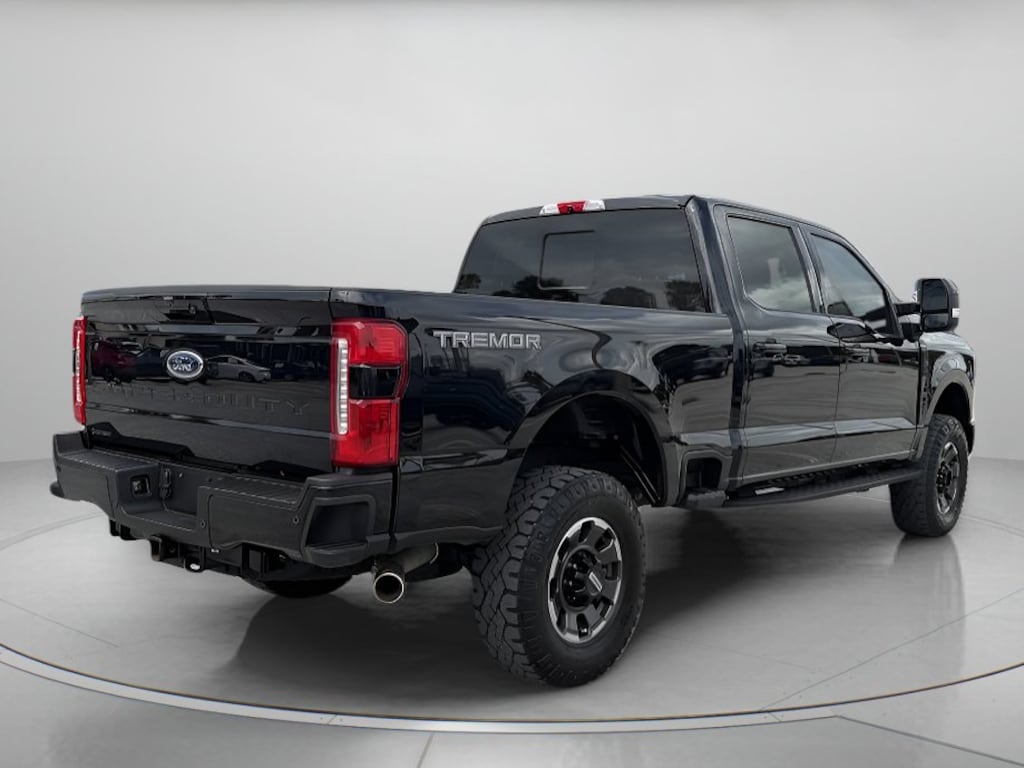 Used 2024 Ford Super Duty F-250 SRW Lariat Crew Cab Pickup