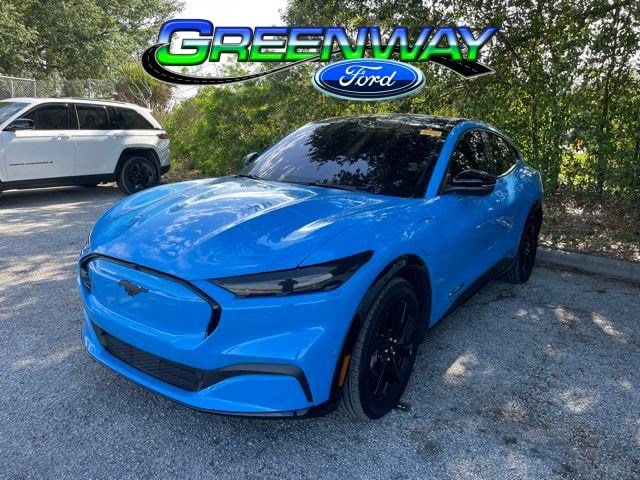 2023 Ford Mustang-Mach-e Premium's photo