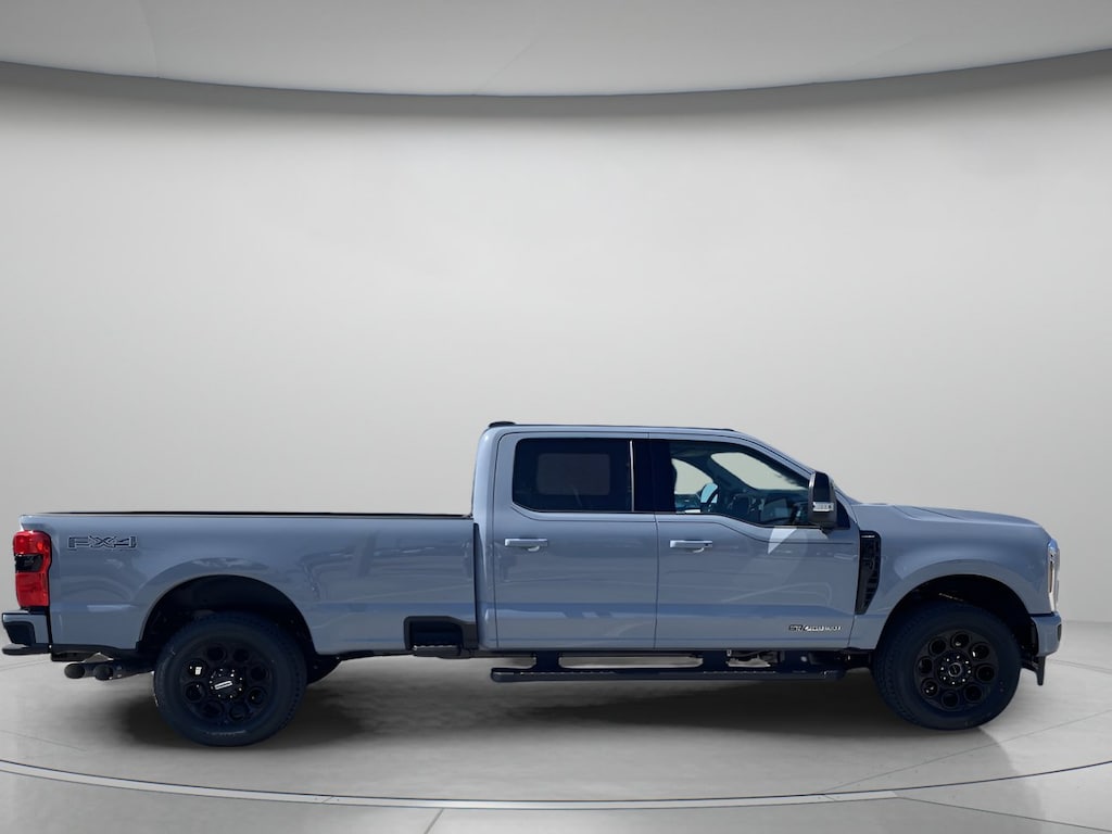 New 2026 Ford Super Duty F-350 SRW Lariat Crew Cab Pickup