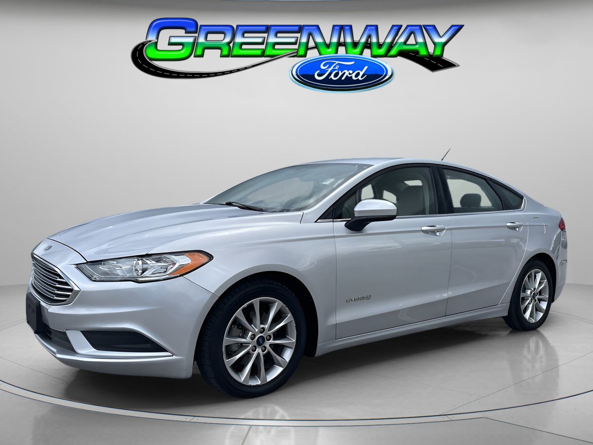 2017 Ford Fusion S's photo