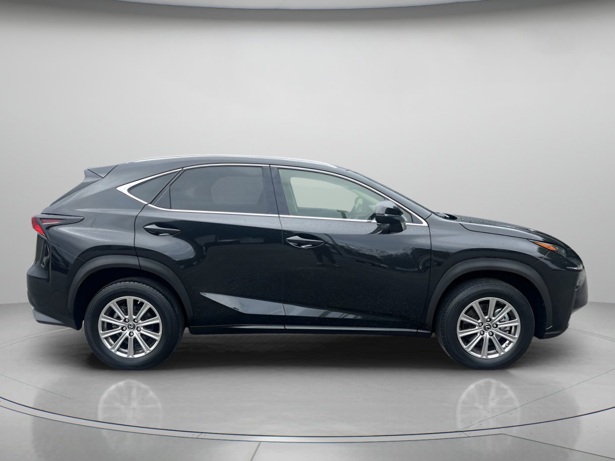 2021 Lexus NX 300 photo 2