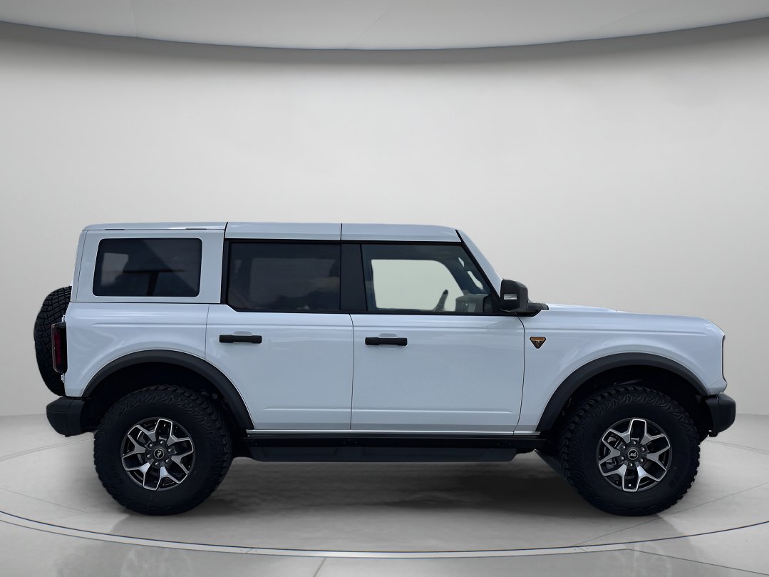 2025 Ford Bronco Badlands photo 2