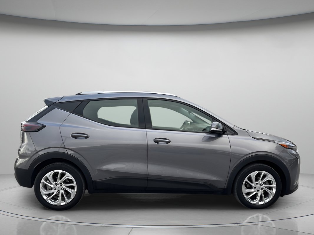 Used 2023 Chevrolet Bolt EUV LT with VIN 1G1FY6S04P4142074 for sale in Orlando, FL