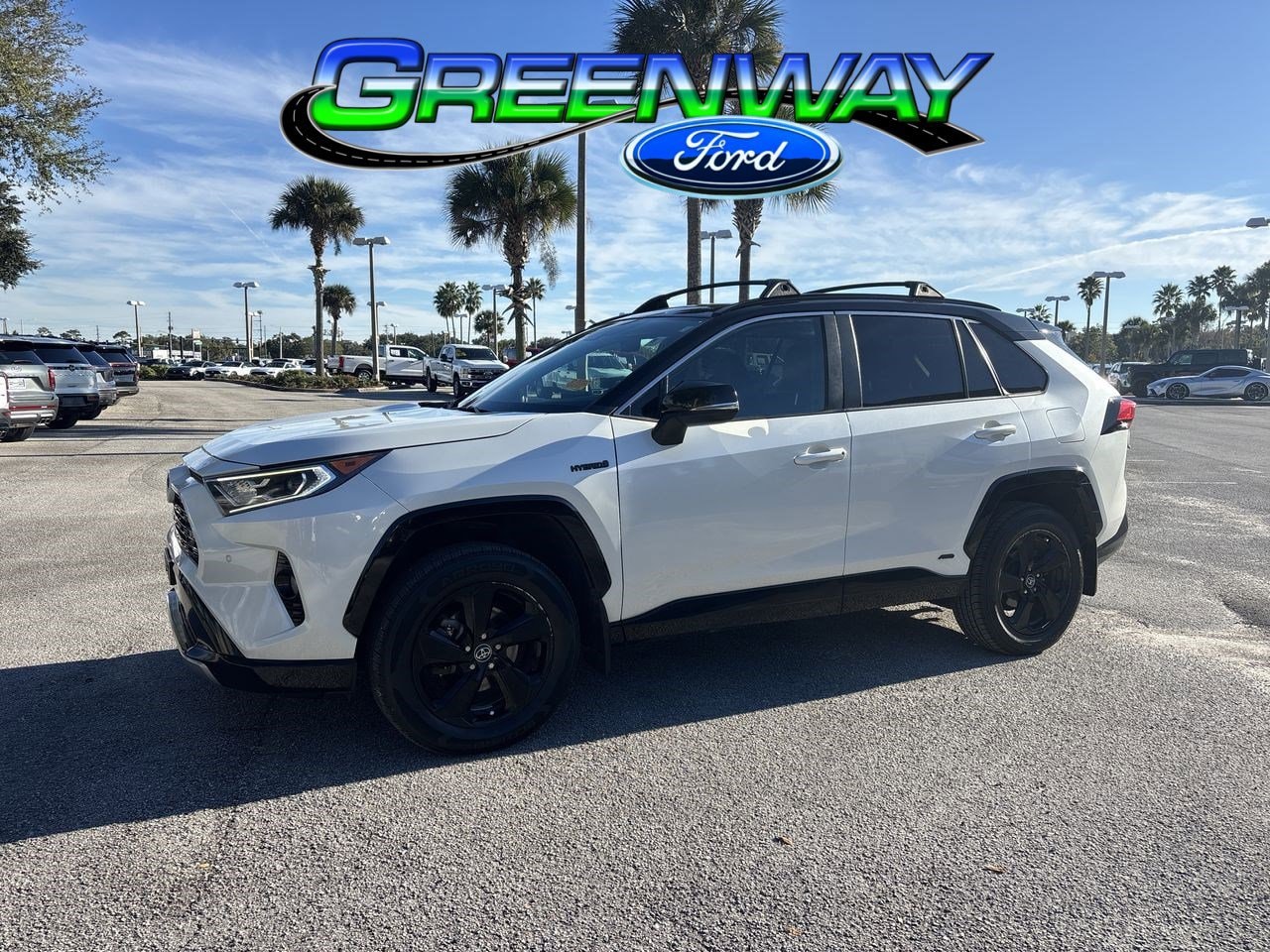 2020 Toyota RAV4 XSE's photo