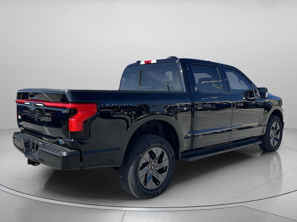 New 2025 Ford F-150 Lightning LARIAT Crew Cab Pickup