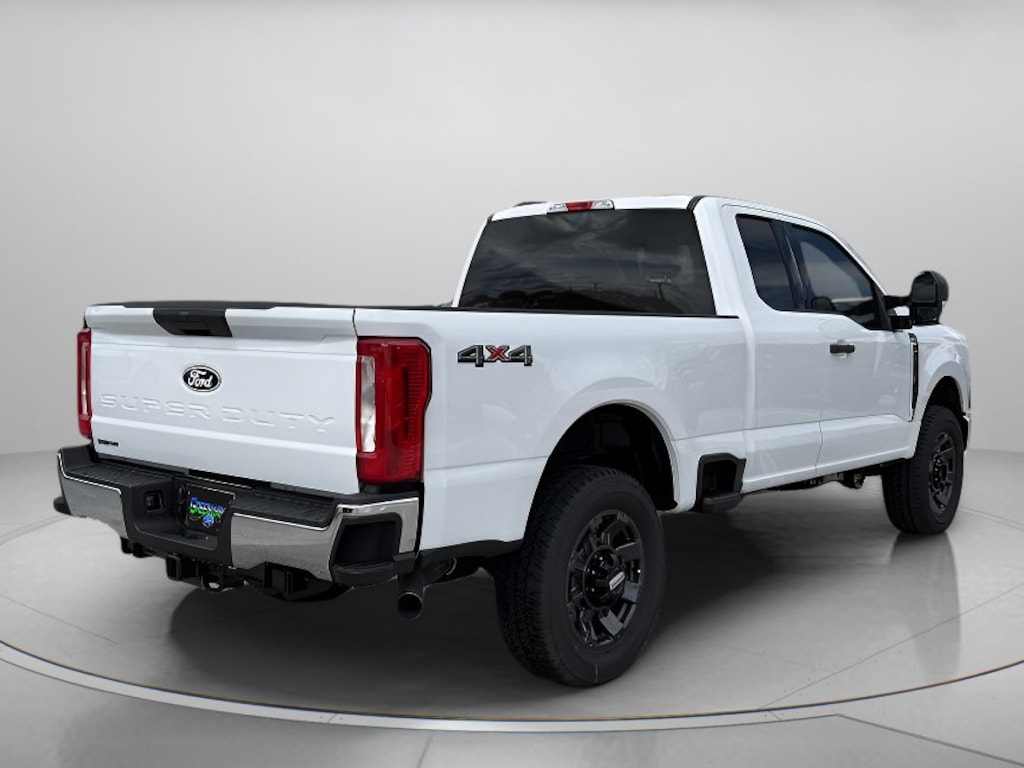 New 2027 Ford Super Duty F-250 SRW XLT Extended Cab Pickup