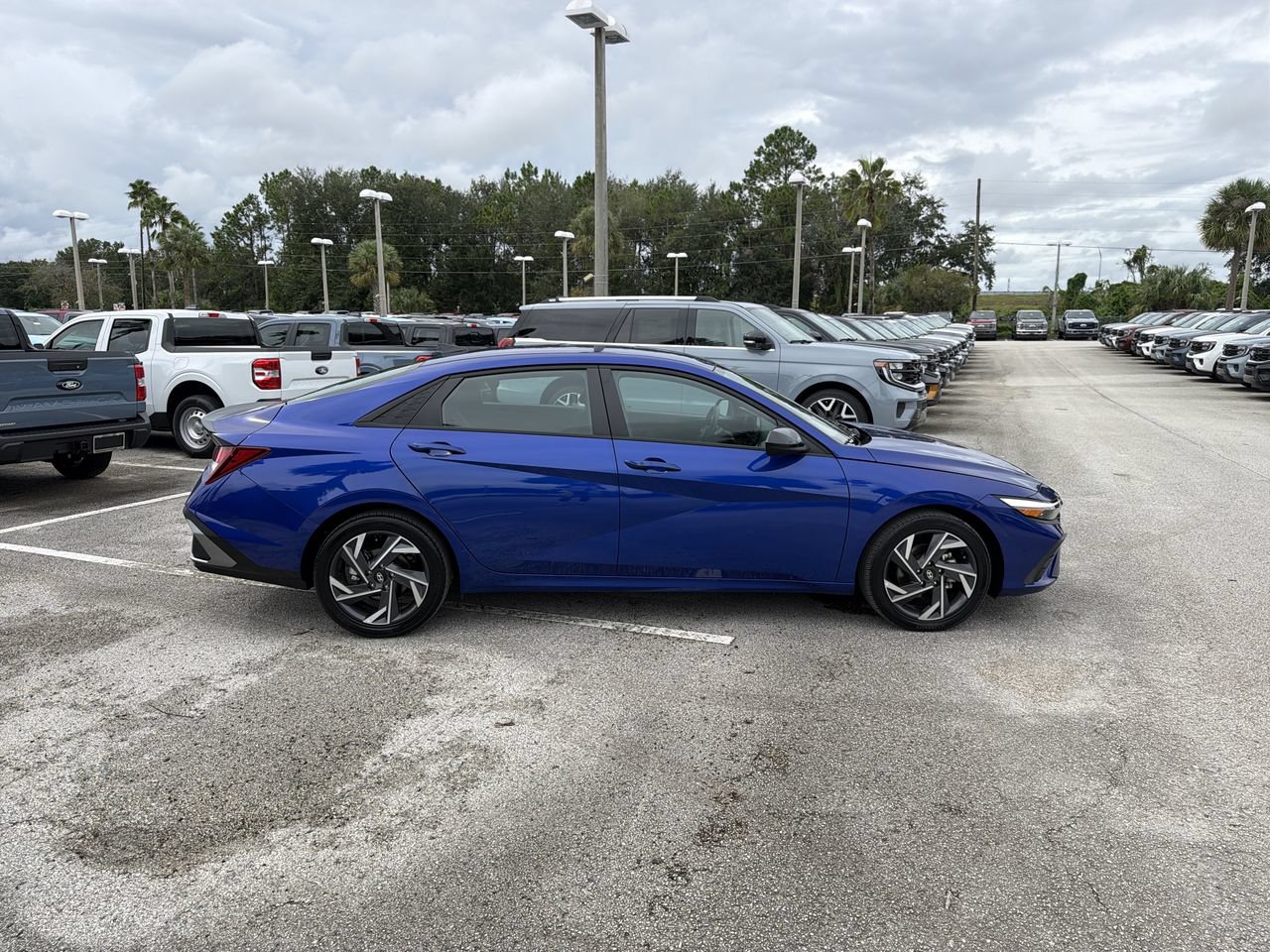 Used 2025 Hyundai Elantra SEL Sport 4dr Car
