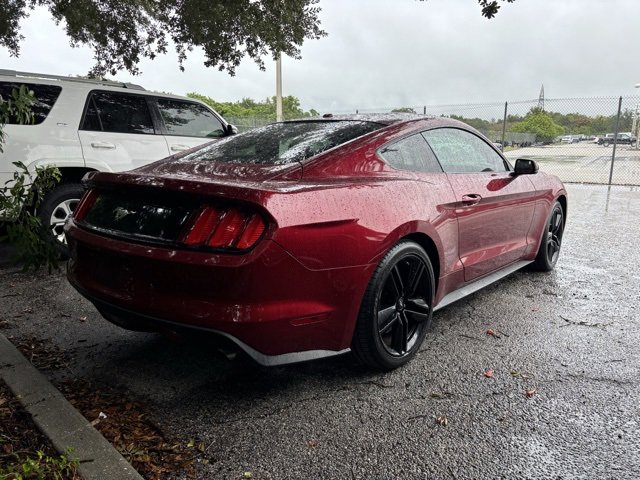 2016 Ford Mustang EcoBoost Premium photo 3