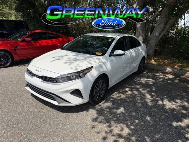2023 Kia Forte LXS AT's photo