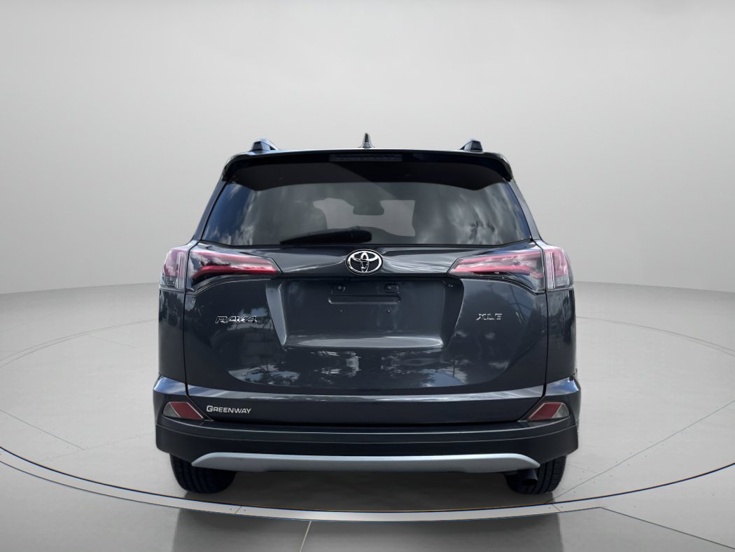 2018 Toyota RAV4 XLE photo 4