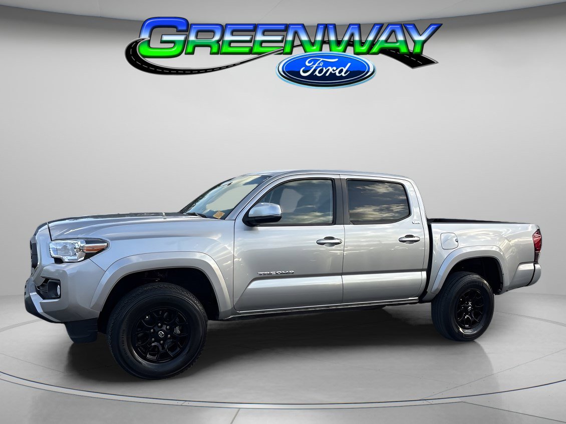 2022 Toyota Tacoma SR5's photo