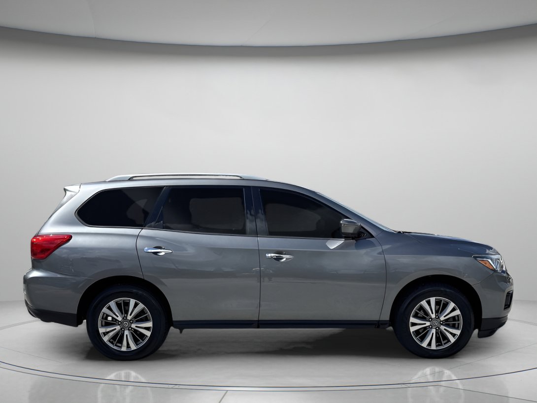 2019 Nissan Pathfinder SL photo 2