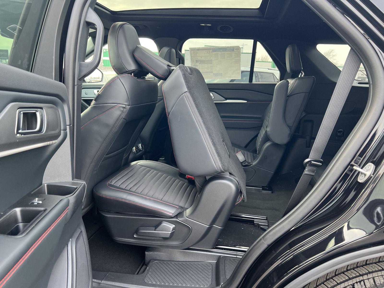 2026 Ford Explorer ST-Line - Photo 46