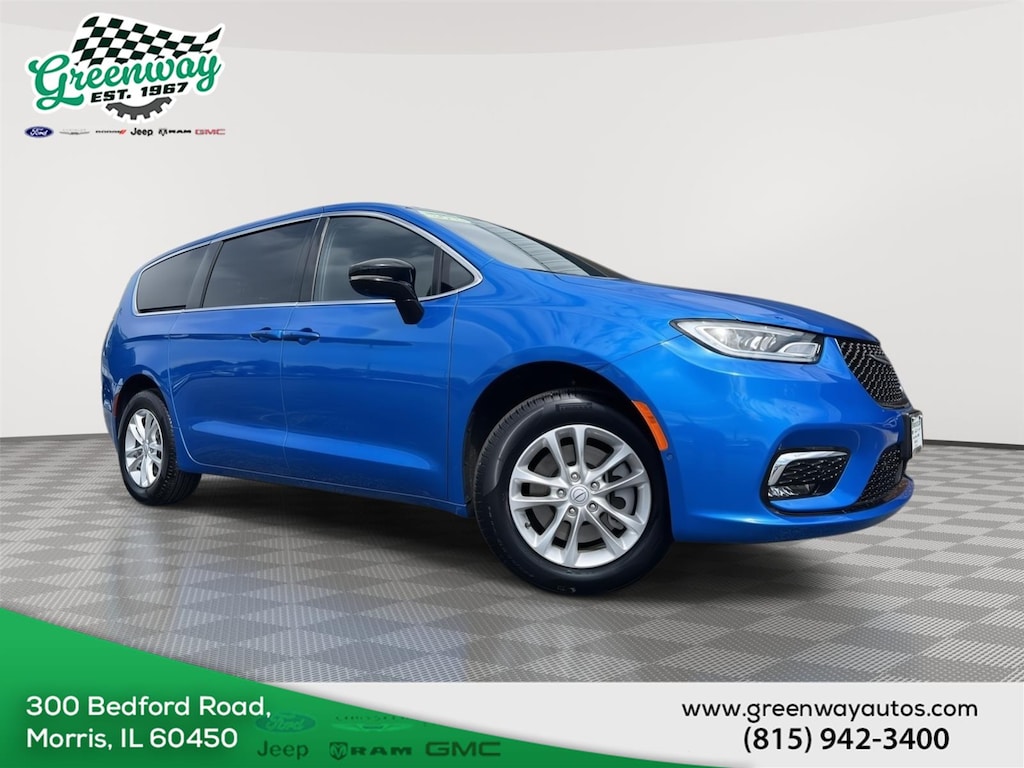 Used 2026 Chrysler Pacifica Select Van