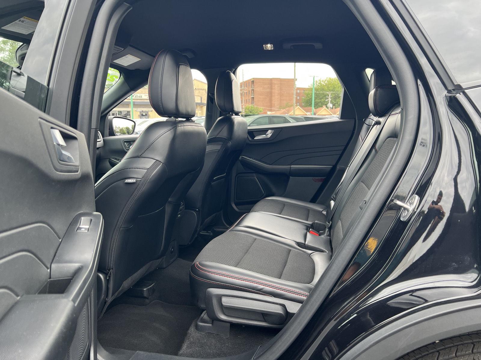 2025 Ford Escape ST-Line Select - Photo 39