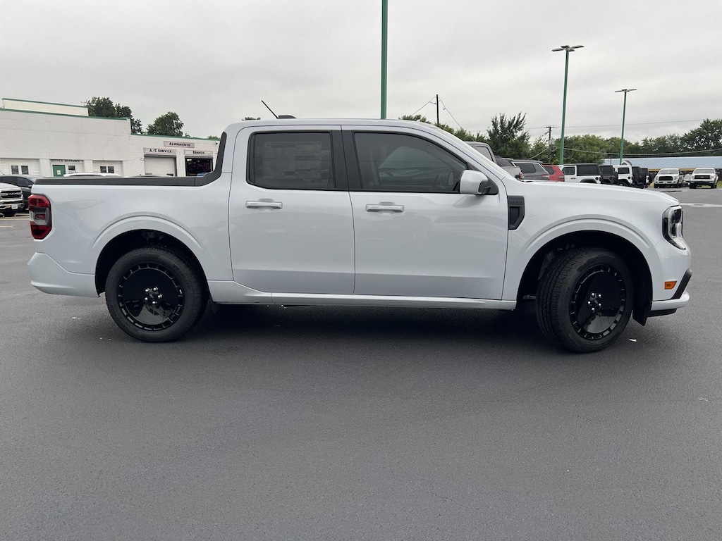 New 2026 Ford Maverick Lobo Standard SuperCrew
