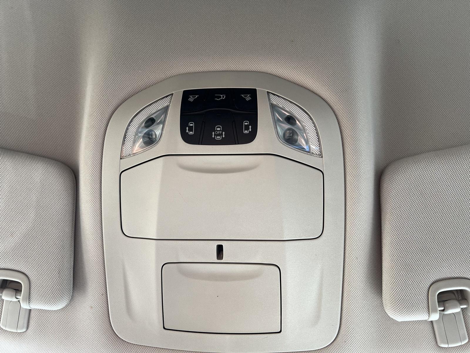 2024 Chrysler Pacifica Touring L - Photo 35