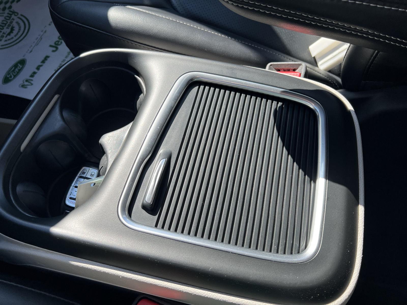 2024 Chrysler Pacifica Touring L - Photo 31