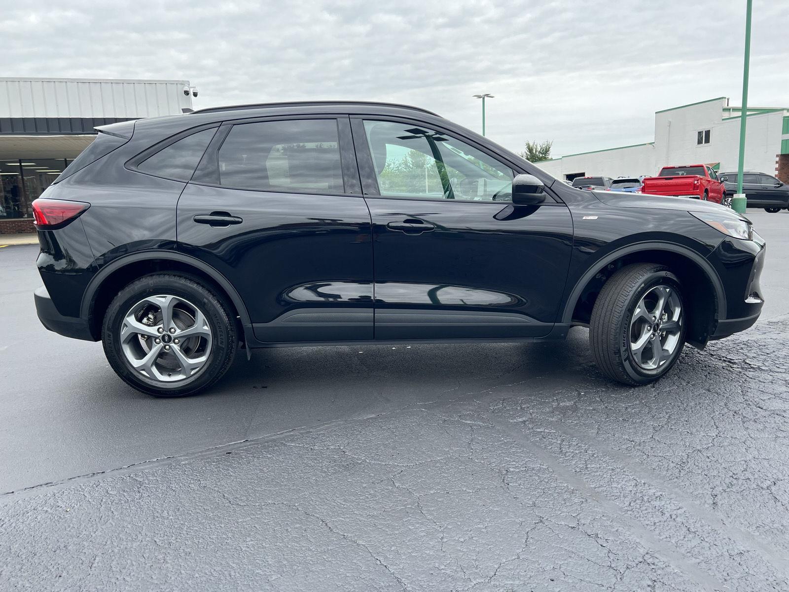 Used 2025 Ford Escape ST-Line Select SUV