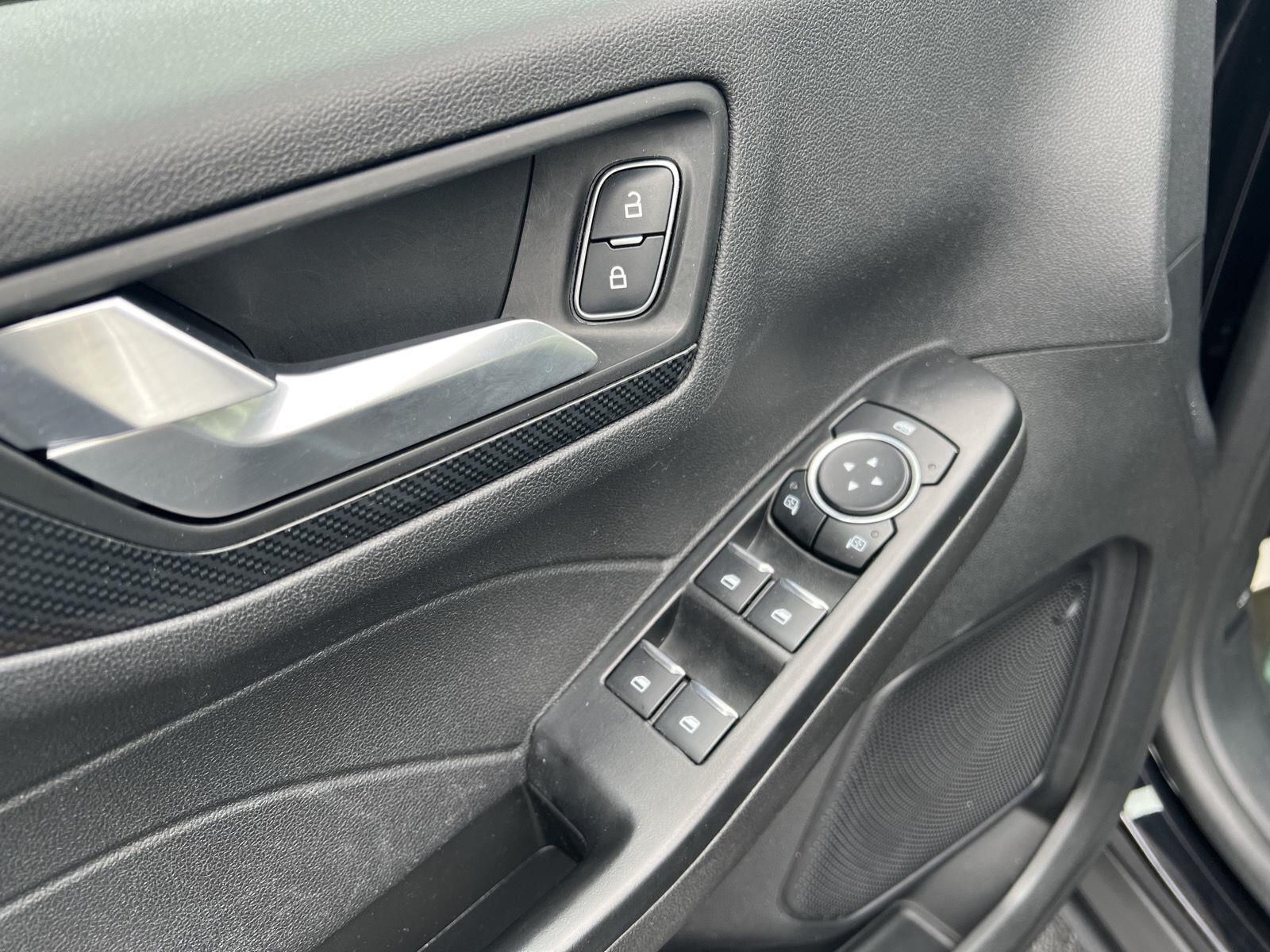 2025 Ford Escape ST-Line Select - Photo 14