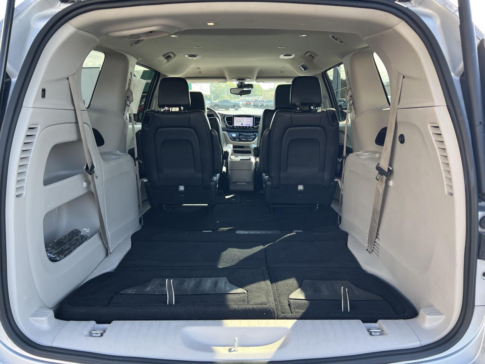 2024 Chrysler Pacifica Touring L - Photo 46