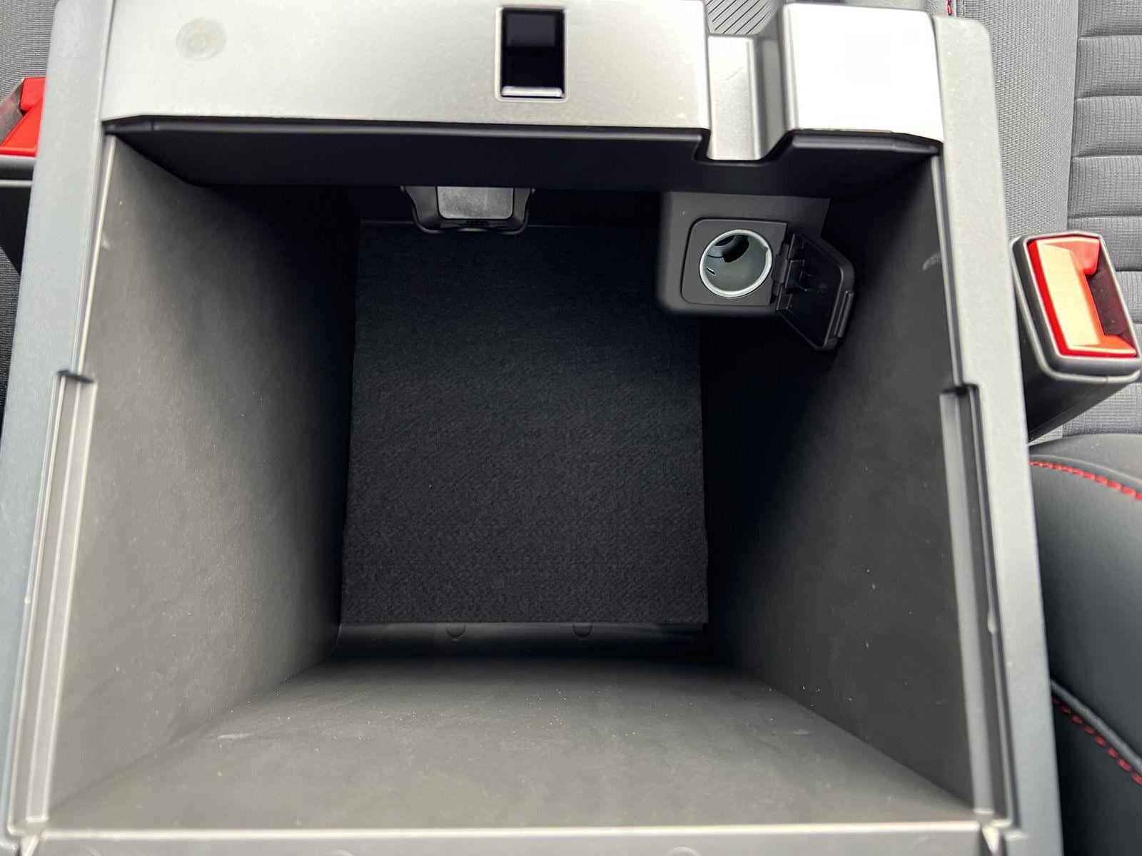 2026 Ford Explorer ST-Line - Photo 37