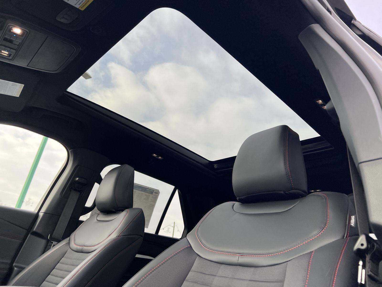 2026 Ford Explorer ST-Line - Photo 40