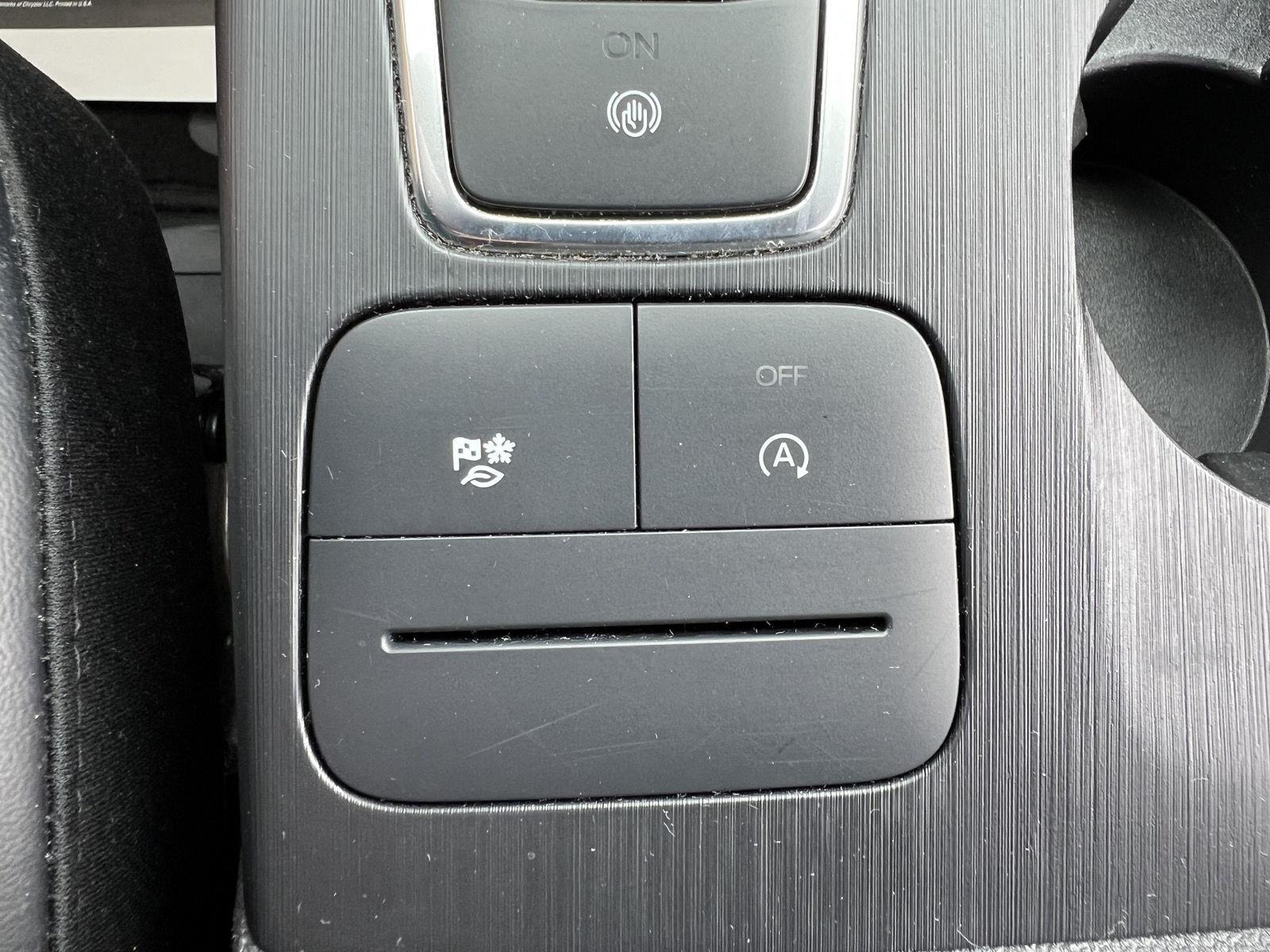 2025 Ford Escape ST-Line Select - Photo 35