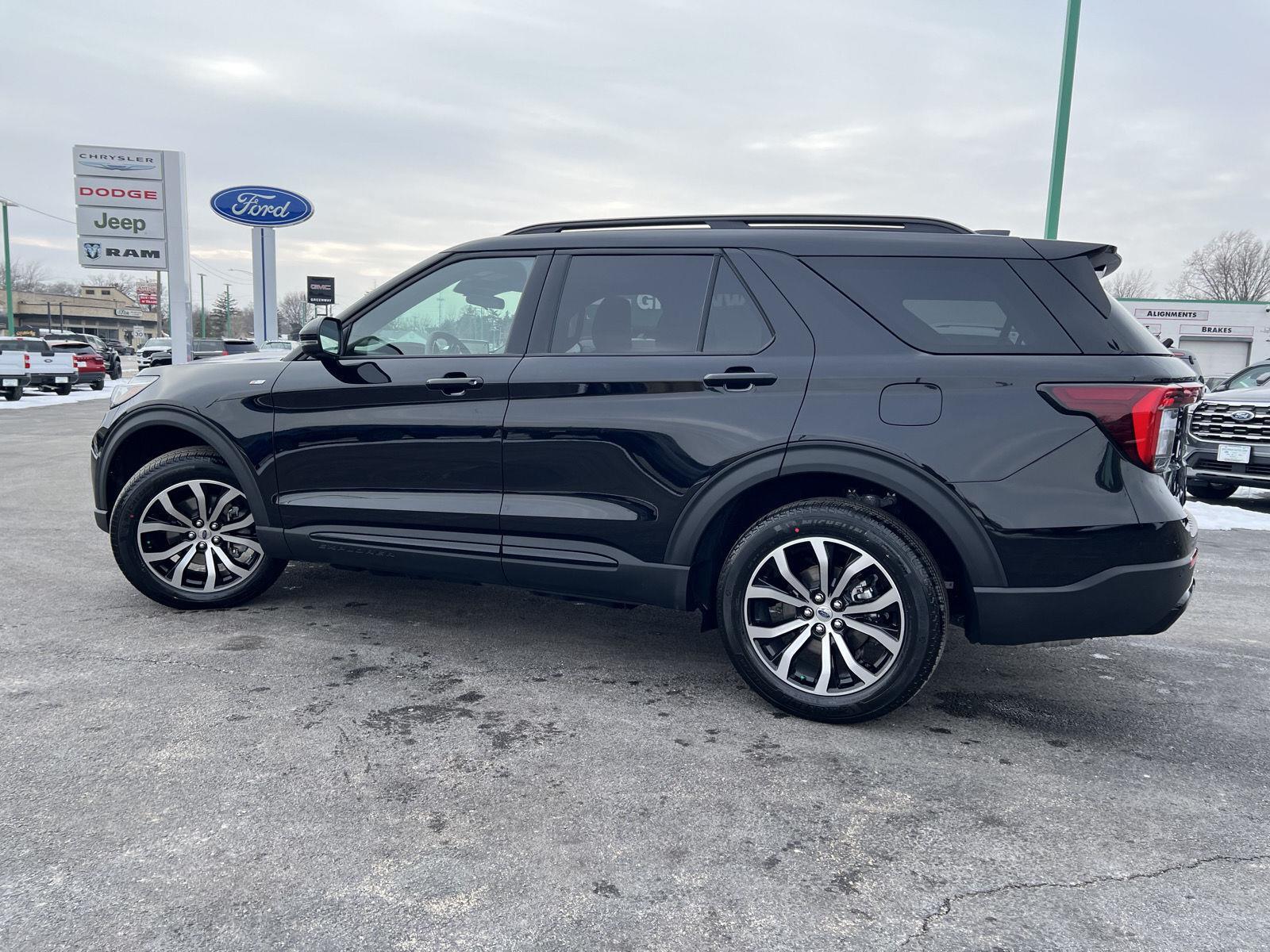 2026 Ford Explorer ST-Line - Photo 11