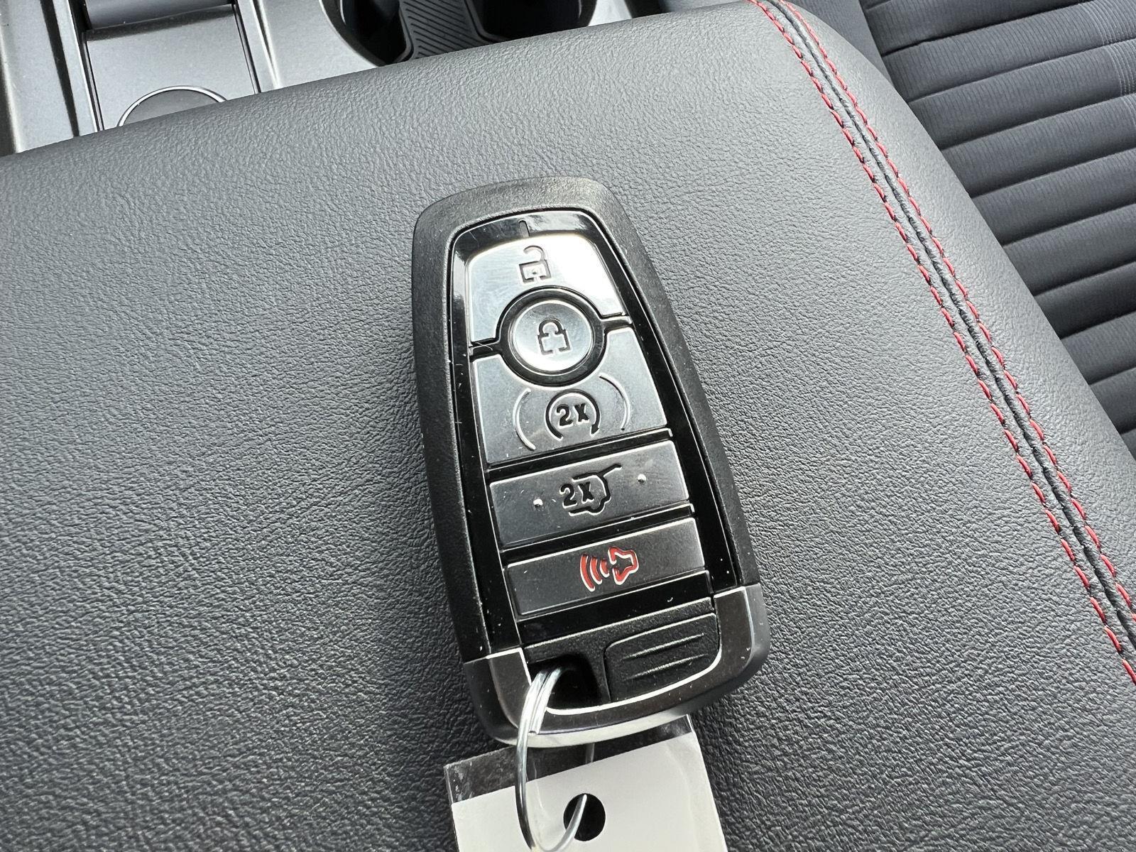 2026 Ford Explorer ST-Line - Photo 38