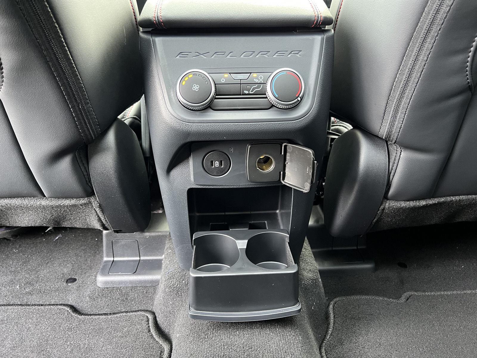 2026 Ford Explorer ST-Line - Photo 44