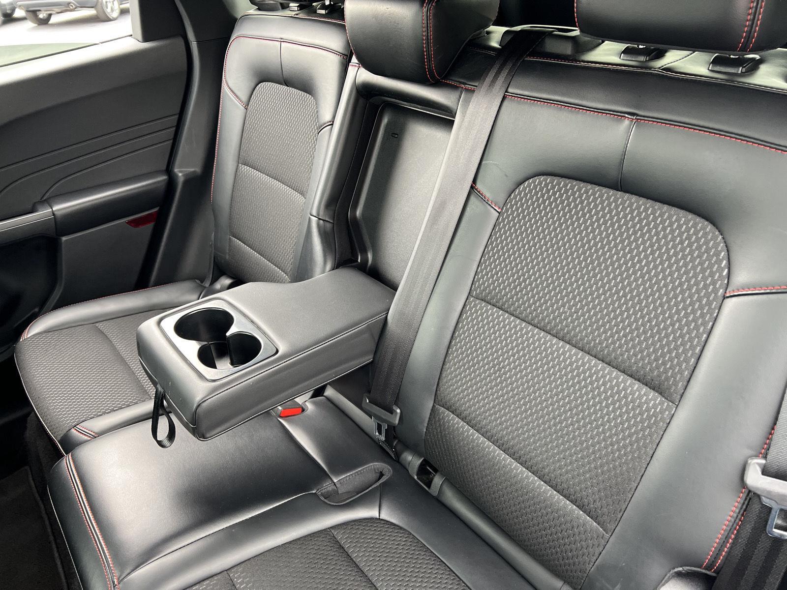 2025 Ford Escape ST-Line Select - Photo 40