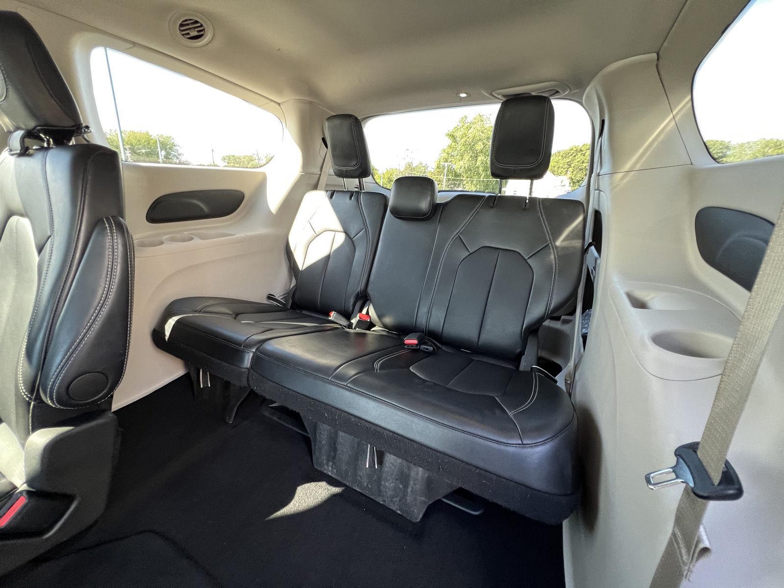 2024 Chrysler Pacifica Touring L - Photo 43
