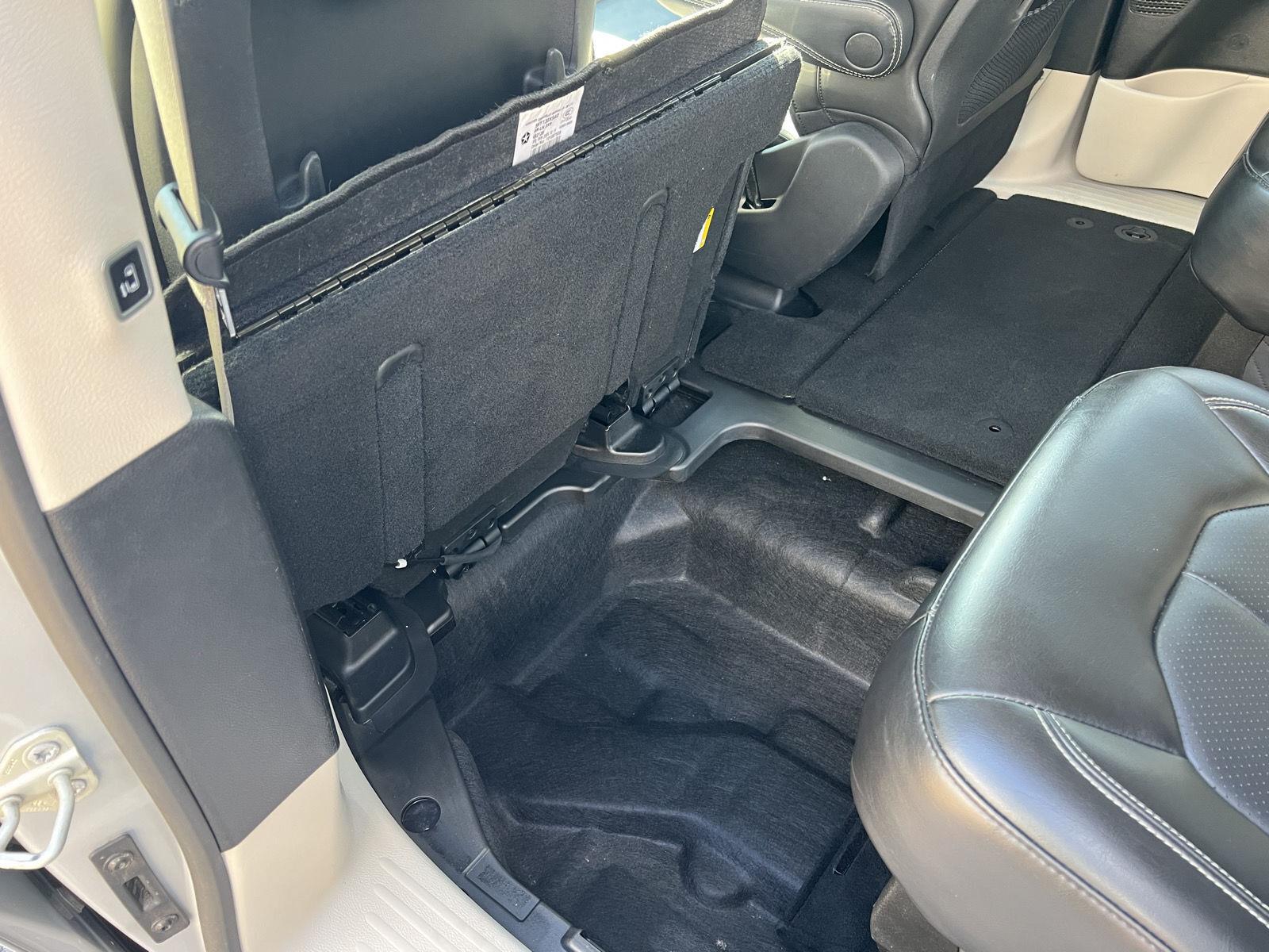 2024 Chrysler Pacifica Touring L - Photo 48