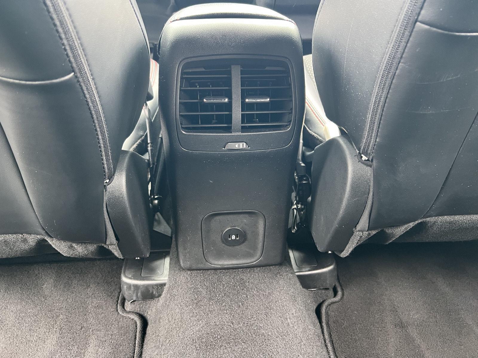 2025 Ford Escape ST-Line Select - Photo 41