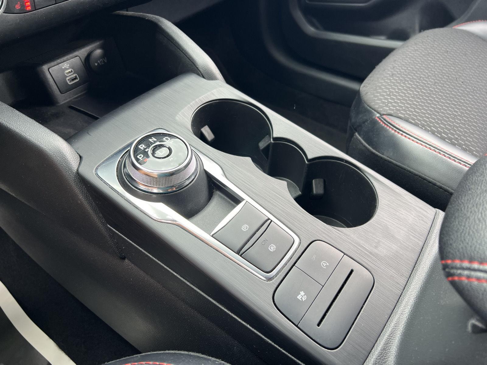 2025 Ford Escape ST-Line Select - Photo 34