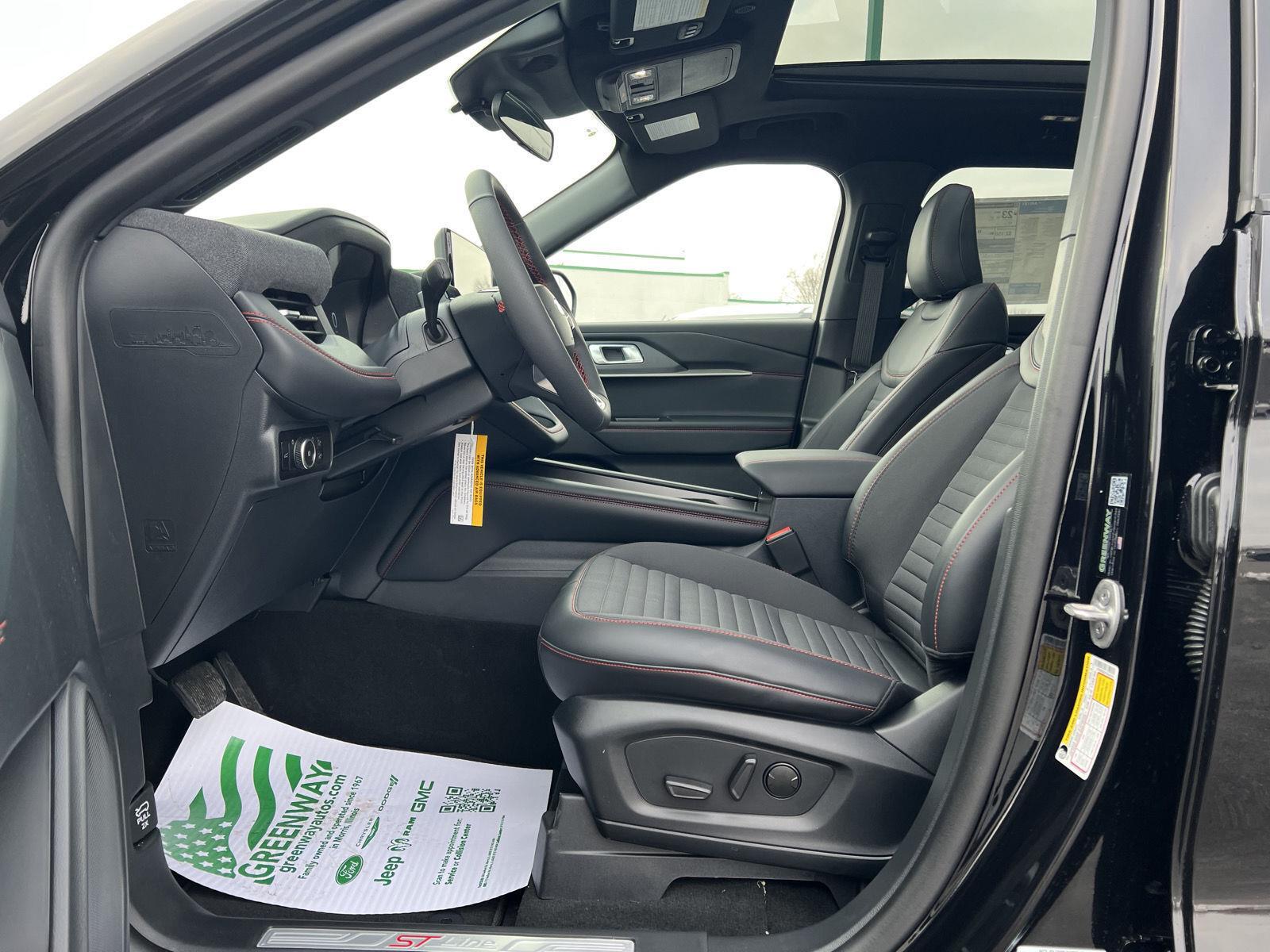 2026 Ford Explorer ST-Line - Photo 21