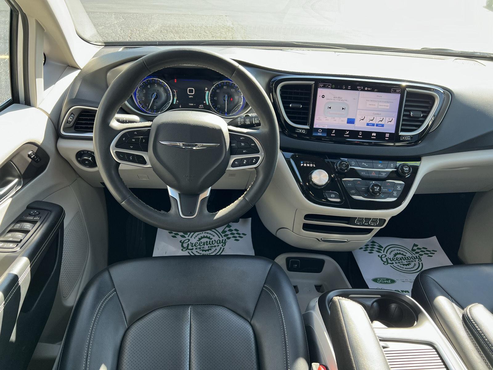 2024 Chrysler Pacifica Touring L - Photo 18