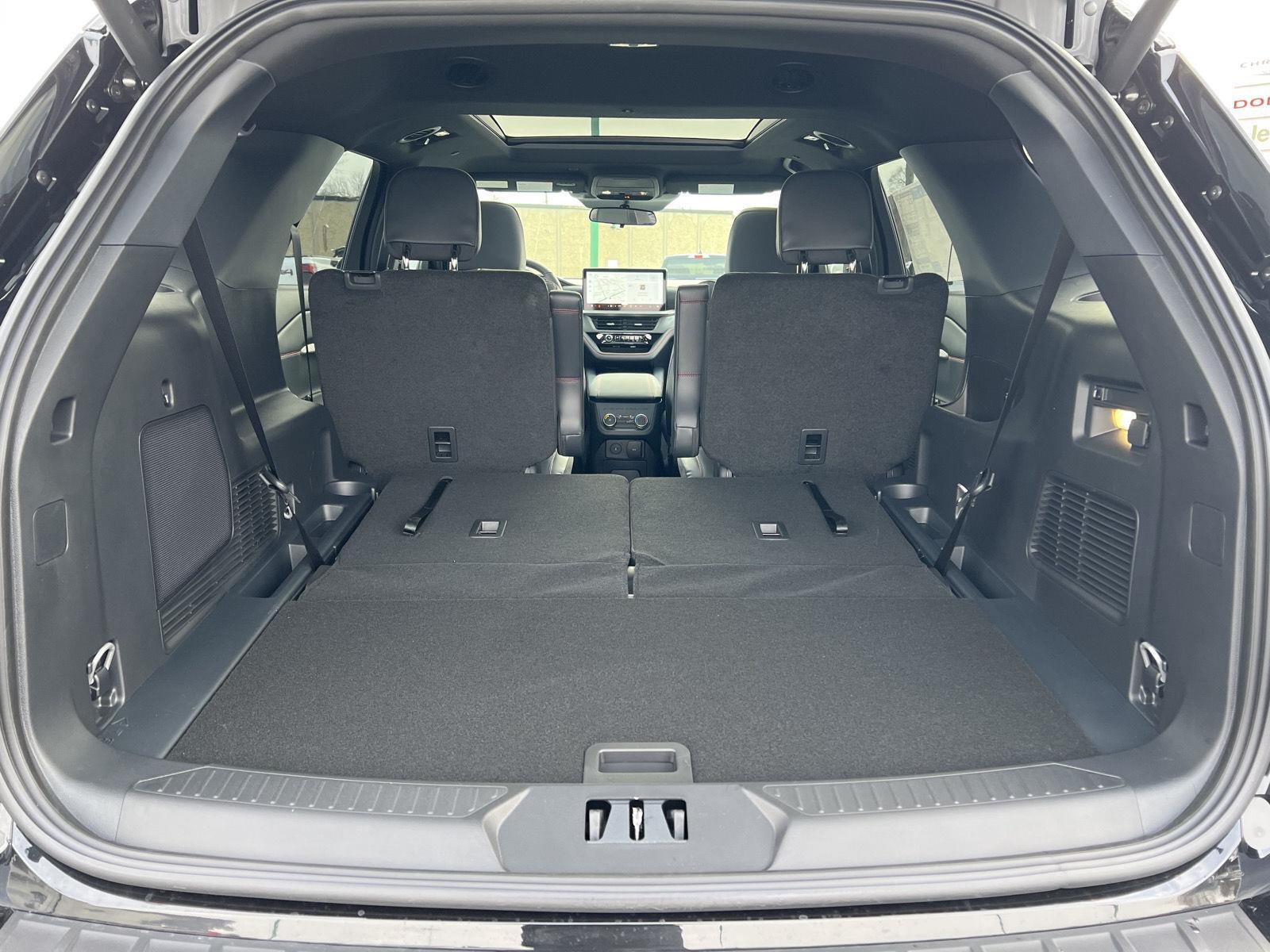 2026 Ford Explorer ST-Line - Photo 51